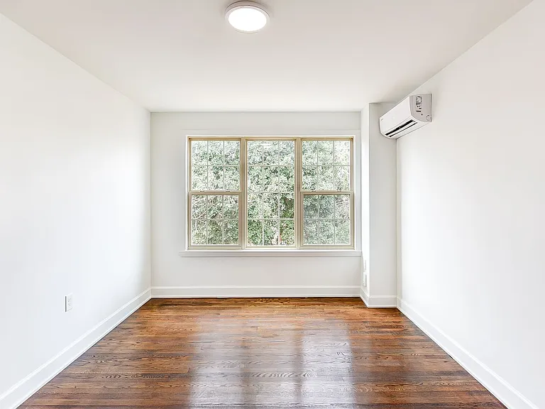 Elevated Northwest DC Living at The Pinnacle — Photo 43