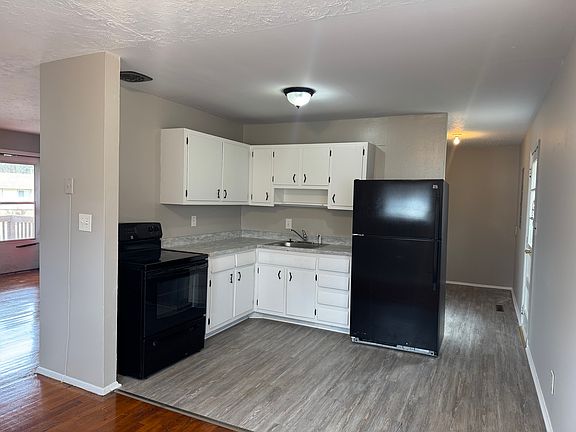 2nd image of 444 Holly Hill Dr