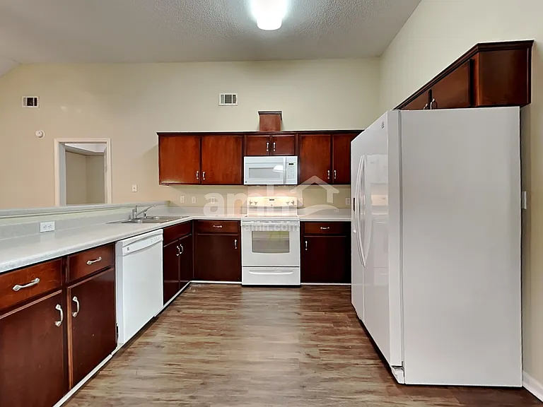 117 W Tisbury Ln — Photo 3