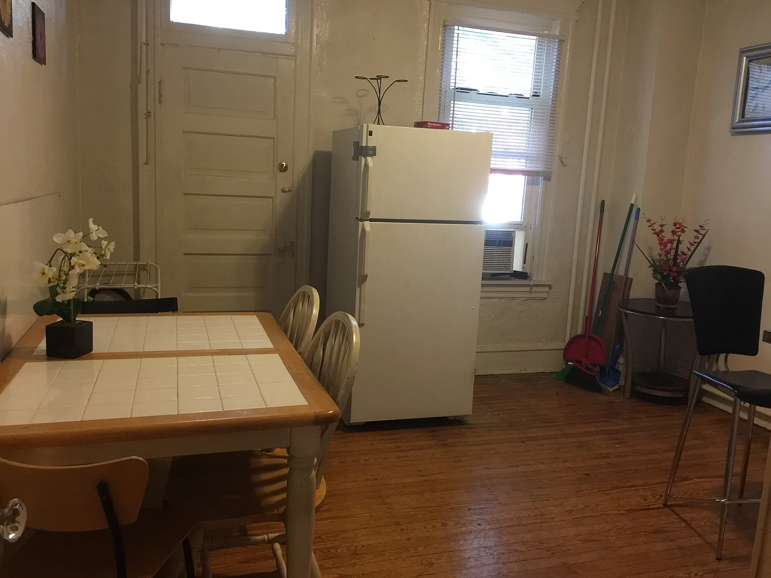 1 bed, 200 sqft, $550 — Photo 3
