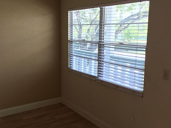 3rd image of 2063 Newport Dr #Q