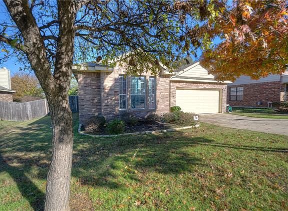 3rd image of 2309 Briar Forest Dr