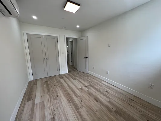 Rented by Trademarko Realty Inc | media 18