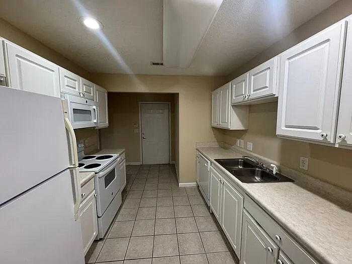 11240 Centway Park Dr — Photo 13