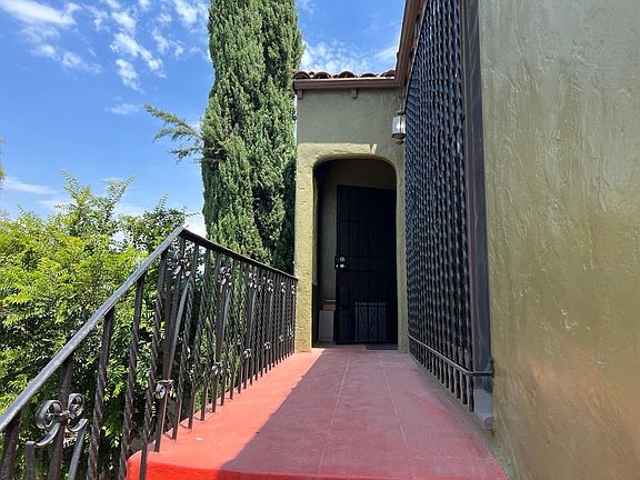 2nd image of 6164A Outlook Ave