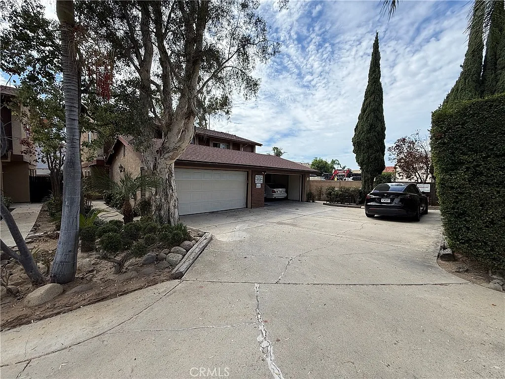 3 bed, 2.5 bath, 1485 sqft, $3,500 — Photo 2