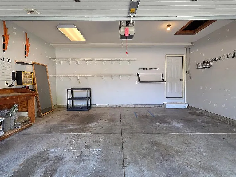 65 Elkins Ln — Photo 2