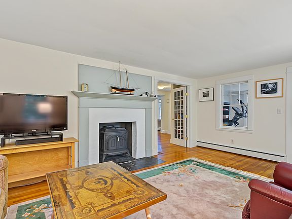 4th image of 70 Winnicutt Road