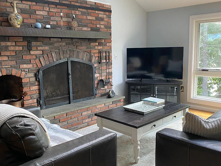 Living Room, 55" flat screen TV