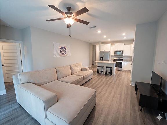 3rd image of 3044 N 7th Ave