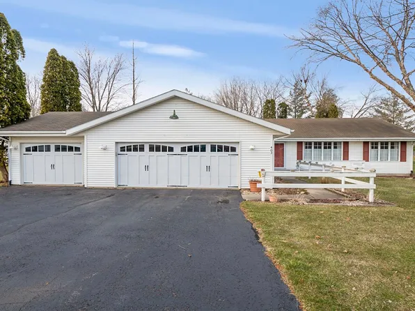 403 Glencoe Pl, Rockton, IL 61072