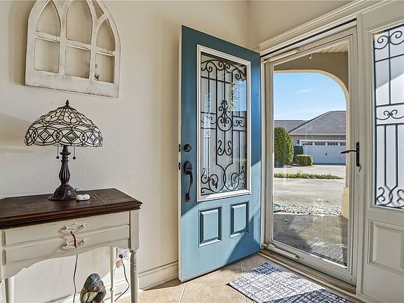 3rd image of 141 Villa Rd