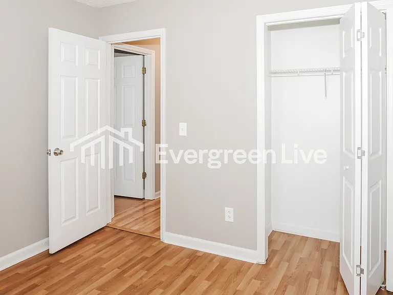 135 Hollington Dr NE — Photo 14