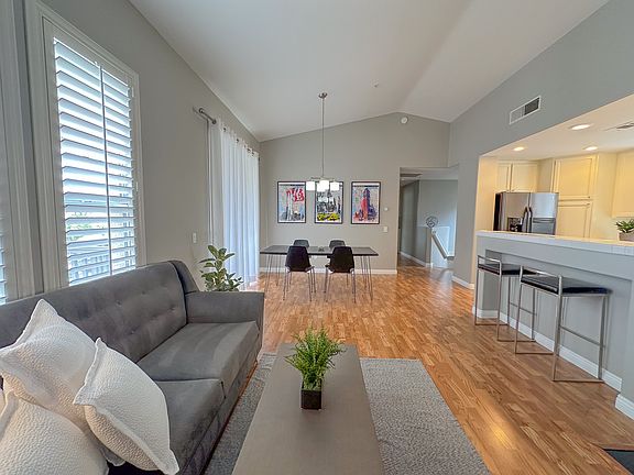 3rd image of 142 California Ct