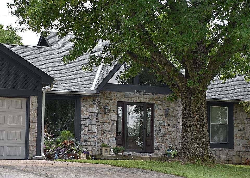2nd image of 15283 Sweet Briar Dr