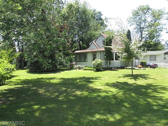 2nd image of 604 Drury Ln