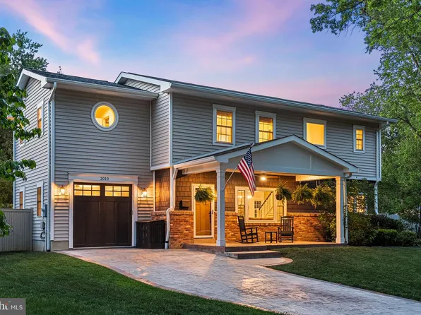 2010 Clark Pl, Alexandria, VA 22308