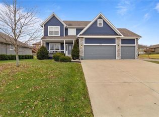 3200 SW Haley Ln, Lees Summit, MO 64082