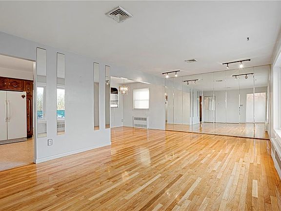 5th image of 2136 Bergen Ave