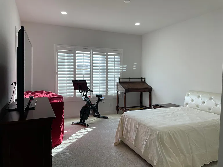 1549 E San Carlos Way — Photo 6