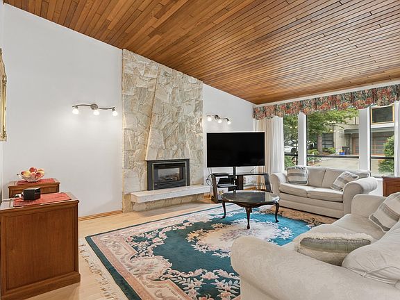 2nd image of 5609 White Pine Ln