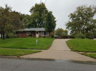 4801 Hillcrest Dr, Pleasant Hill, IA 50327