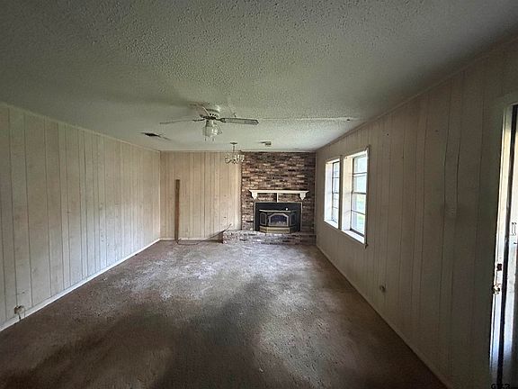 3rd image of 104 Lonnies Dr