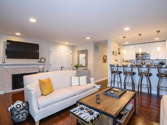 4th image of 320 Oselka Dr Suite 242