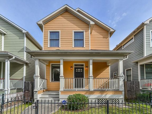 2nd image of 1021 W 15th 1/2 St