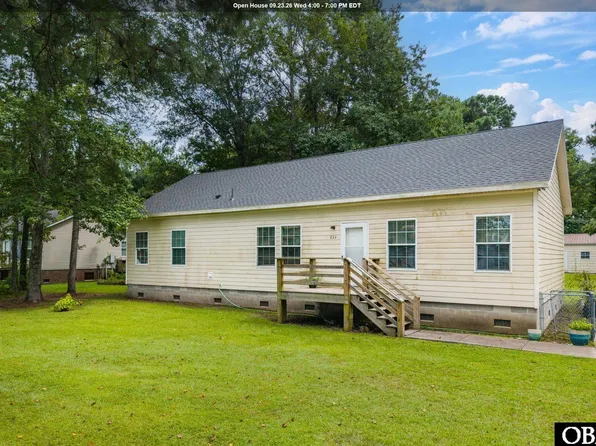 824 Fernando St, Manteo, NC 27954