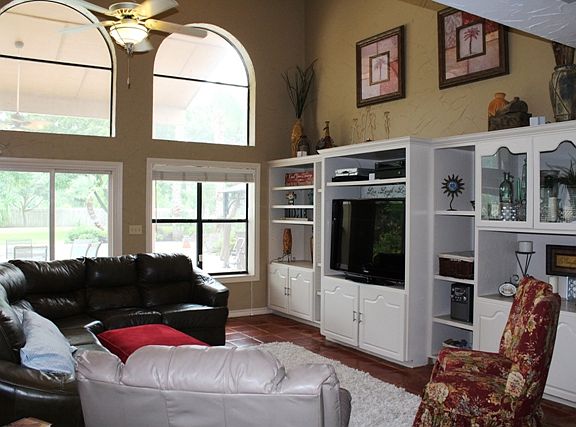 2nd image of 148 S Nueces Park Ln