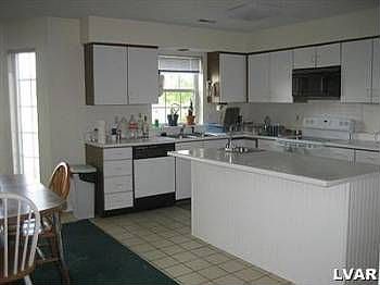 4th image of 2830 Santee Dr