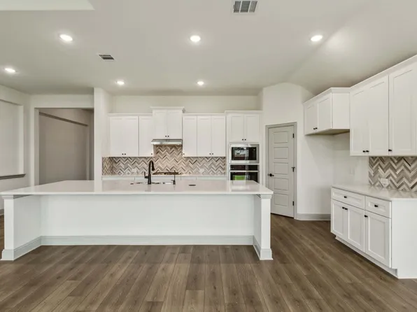7701 Sheaves Trl, Joshua, TX 76058
