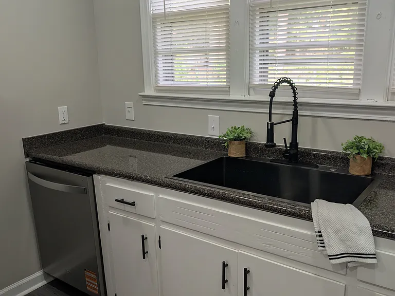 1013 Pinelane Rd — Photo 17