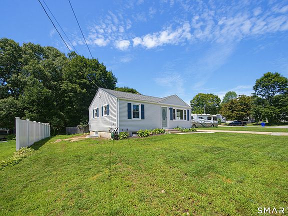 4th image of 8 Cedar Drive