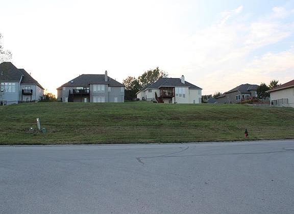 5th image of 7000 N Denver Ave