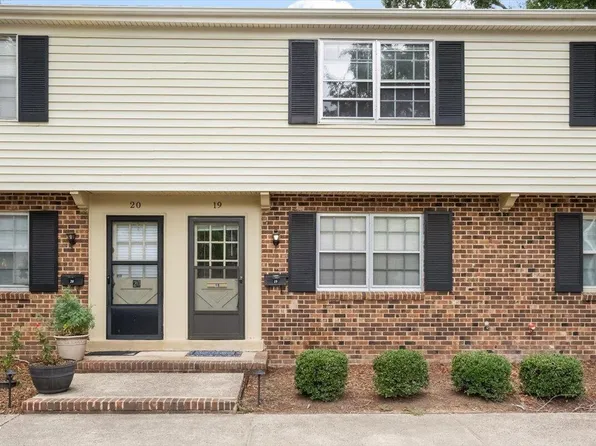 1002 Willow Dr APT 19, Chapel Hill, NC 27514
