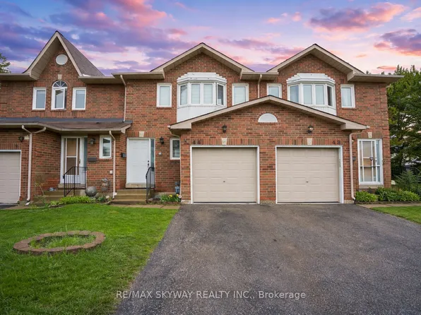 1485 Torrington Dr #44, Mississauga, ON L5V 1Y3