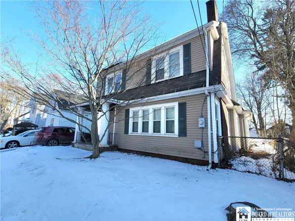 610 E 8th St, Jamestown, NY 14701