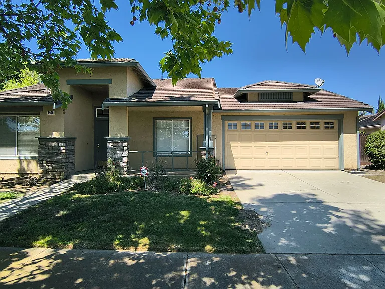 6968 Sunridge Dr — Photo 1