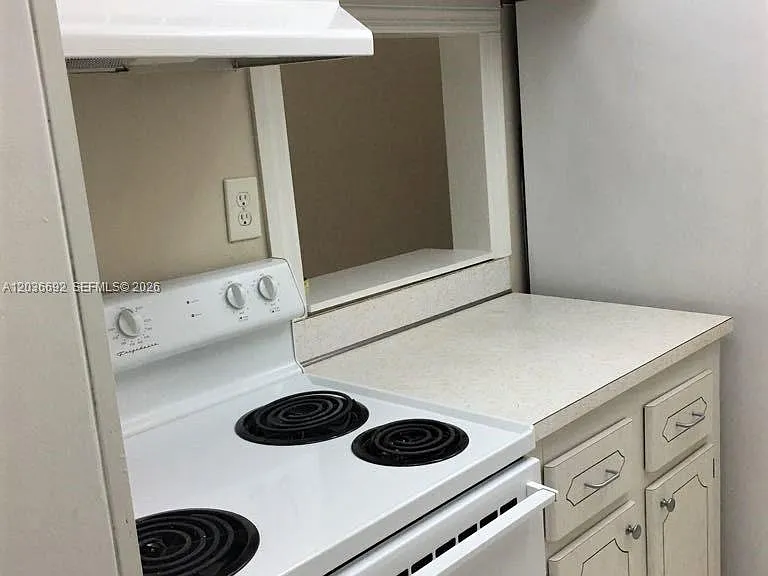 14201 N Kendall Dr #405D — Photo 6