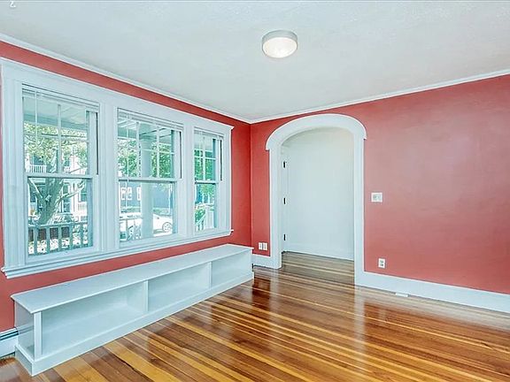 4th image of 9 Gardner St #1