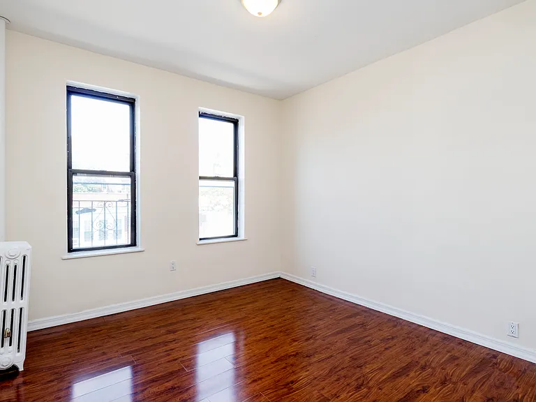 235 E 2nd St #D5 — Photo 3