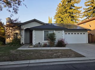 10690 N Lighthouse Dr, Fresno, CA 93730