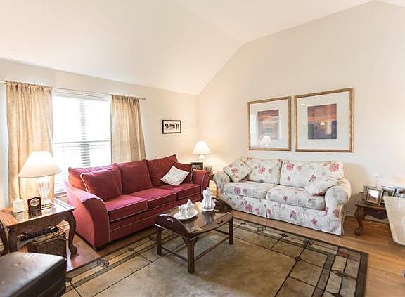 3rd image of 701 Willow Creek Cir