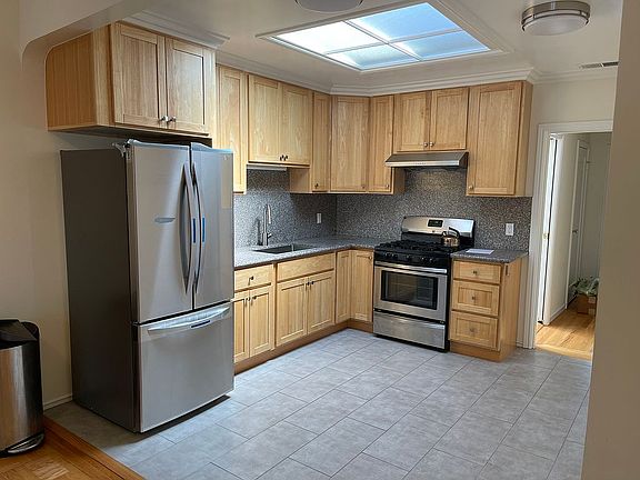 2nd image of 30 Norton St