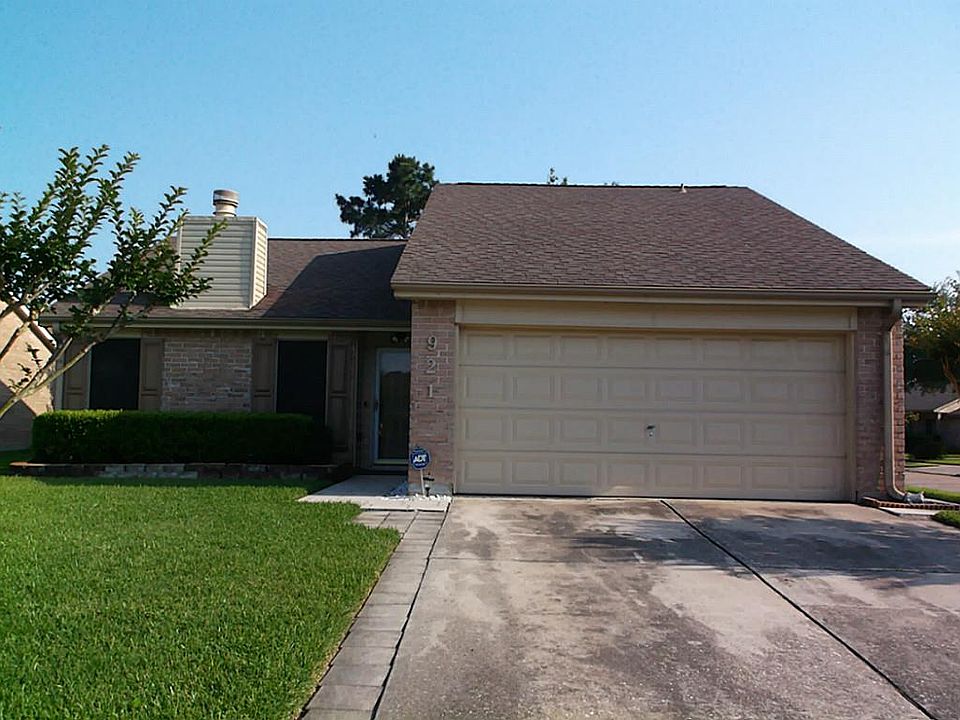 1st image of 921 Shadow Creek Dr
