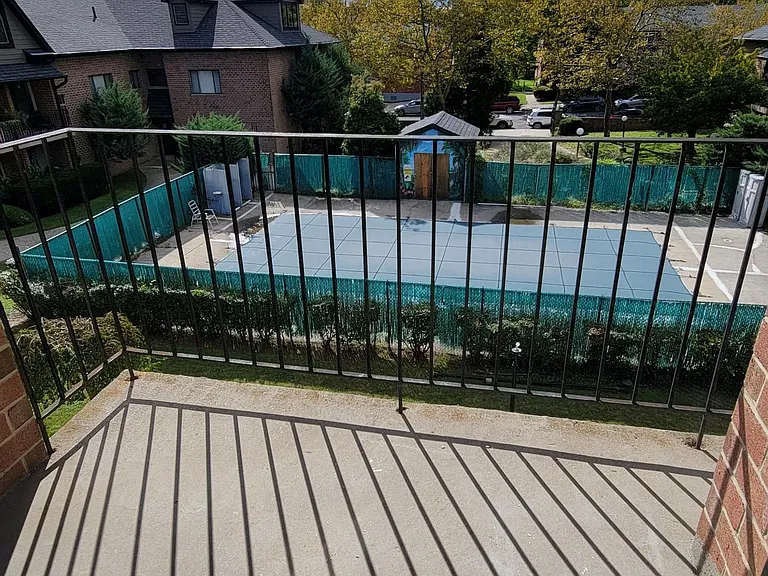 25 Bay Ter #2S — Photo 5