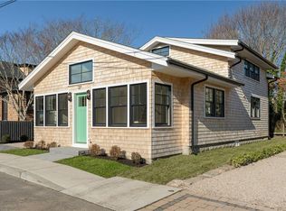 27 Brown St UNIT B, Narragansett, RI 02882