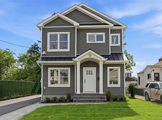 13 Evelyn Ave, Westbury, NY 11590